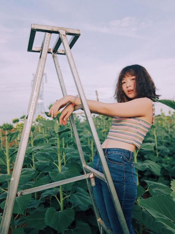 Chân dung gái xinh chen giữa "cặp đôi chim ri" Bảo - Dương trong Về nhà đi con ảnh 7 Xuất hiện gái xinh chen giữa cặp đôi chim ri Bảo Dương, lại còn chụp ảnh thân thiết với bố Quốc ảnh 7