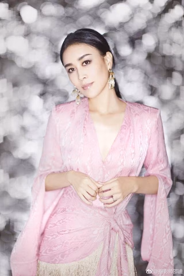 Chồng chạy theo nhân tình khi vừa sinh con 6 tháng, Thiên hậu nổi tiếng nhất nhì Trung Quốc đã chọn cách trả thù kẻ phản bội khiến ai cũng tâm đắc - Ảnh 3.