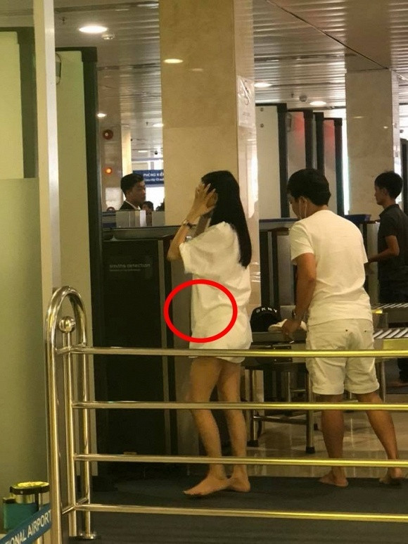 Hành trình giấu bụng bầu gian khổ của Nhã Phương ảnh 4 Hành trình giấu bụng bầu gian khổ của Nhã Phương ảnh 4