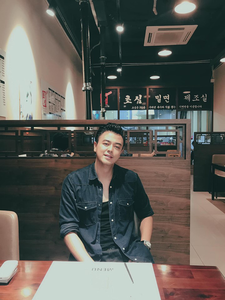 vẻ điển trai của chú quốc "đa tình" trong "về nhà đi con" hình 7 ve dien trai cua chu quoc "da tinh" trong "ve nha di con" hinh 7