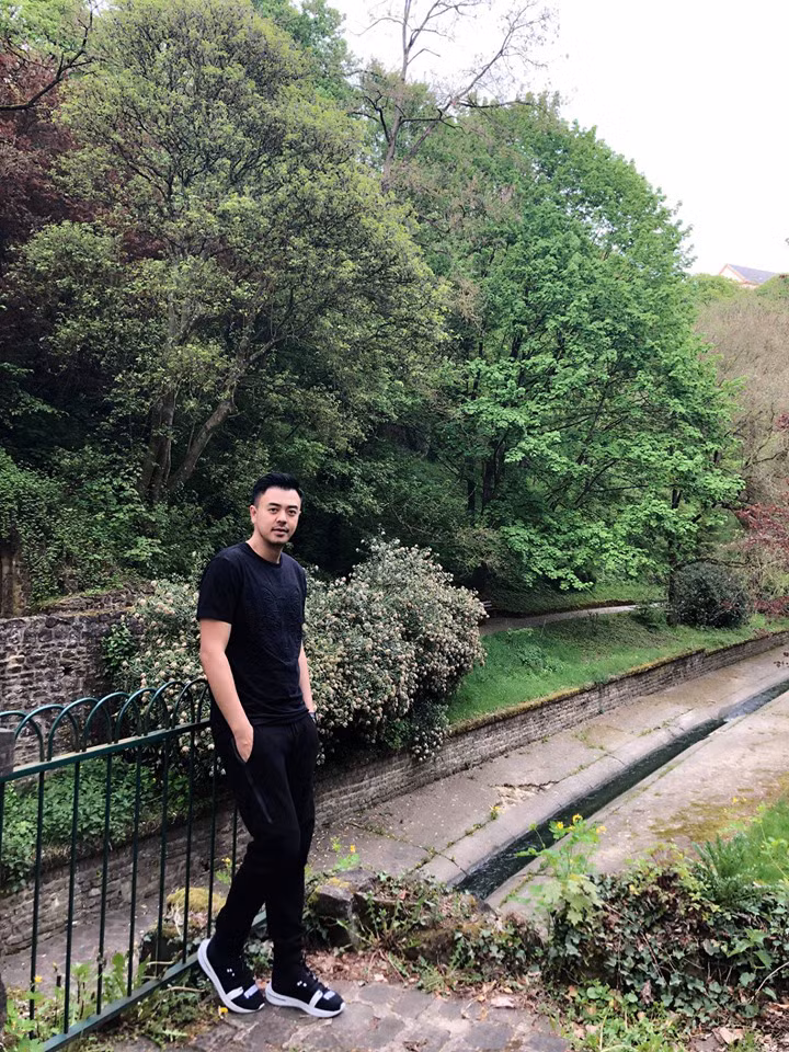 ve dien trai cua chu quoc "da tinh" trong "ve nha di con" hinh 12