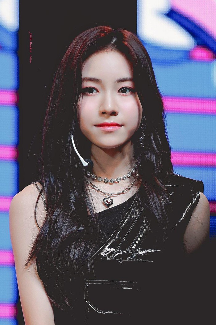 Nhan sắc trong veo của nữ thần tượng nhỏ tuổi nhất Kpop ảnh 5