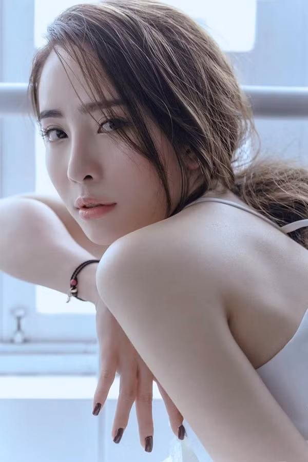 Cùng nhau selfie, Thư và Nhã “tiểu tam” đọ nhan sắc một chín một mười ảnh 3 cung nhau selfie, thu va nha “tieu tam” khang dinh nhan sac mot chin mot muoi - 6