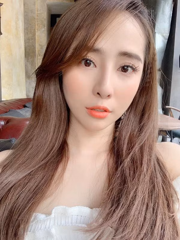 Cùng nhau selfie, Thư và Nhã “tiểu tam” đọ nhan sắc một chín một mười ảnh 4 cung nhau selfie, thu va nha “tieu tam” khang dinh nhan sac mot chin mot muoi - 7