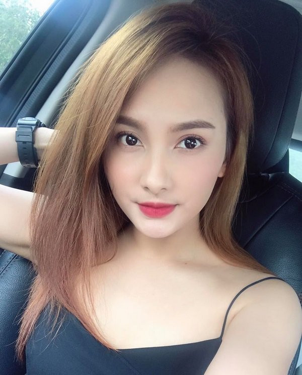 Cùng nhau selfie, Thư và Nhã “tiểu tam” đọ nhan sắc một chín một mười ảnh 2 cung nhau selfie, thu va nha “tieu tam” khang dinh nhan sac mot chin mot muoi - 5