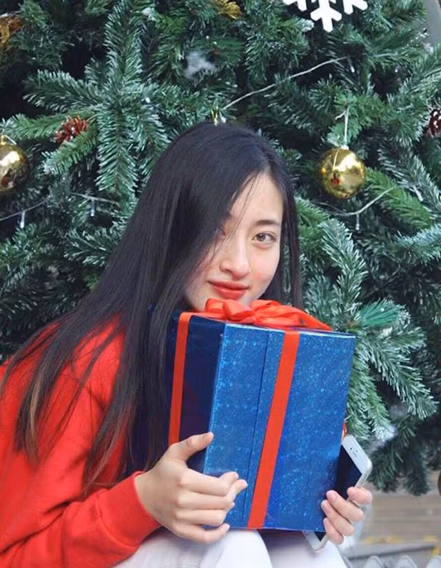 Nhan sắc đời thường của Hoa hậu Thế giới Việt Nam 2019 Lương Thùy Linh nhan sac doi thuong cua hoa hau the gioi viet nam 2019 luong thuy linh