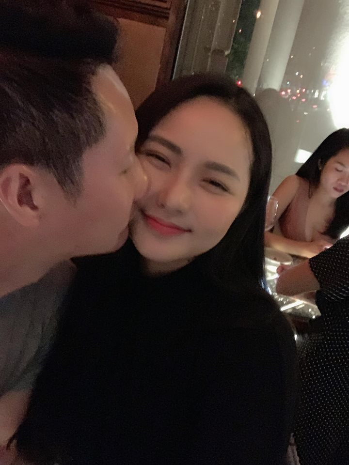 Đang hạnh phúc bên Phan Như Thảo, đại gia Đức An vẫn “tan nát cõi lòng” vì chuyện này ảnh 2 Hạnh phúc bên Phan Như Thảo, đại gia Đức An vẫn rơi lệ khi nghĩ về gia đình tan đàn xẻ nghé-3