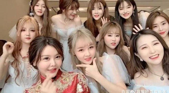 Lộ mặt thật gây choáng váng của nhiều hotgirl Trung Quốc ảnh 6