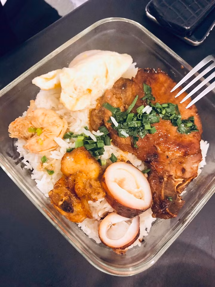 Công Vinh khẳng định "luôn ngoan, không ăn phở" vì Thủy Tiên làm điều này ảnh 2 Cong Vinh tiet lo minh