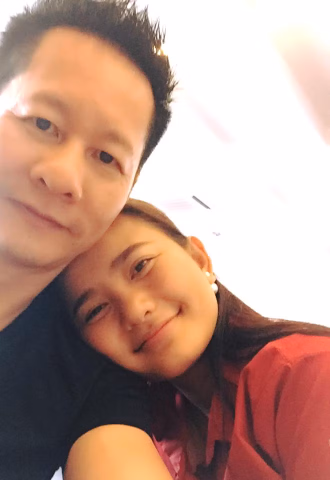 Đang hạnh phúc bên Phan Như Thảo, đại gia Đức An vẫn “tan nát cõi lòng” vì chuyện này ảnh 1 Hạnh phúc bên Phan Như Thảo, đại gia Đức An vẫn rơi lệ khi nghĩ về gia đình tan đàn xẻ nghé-2