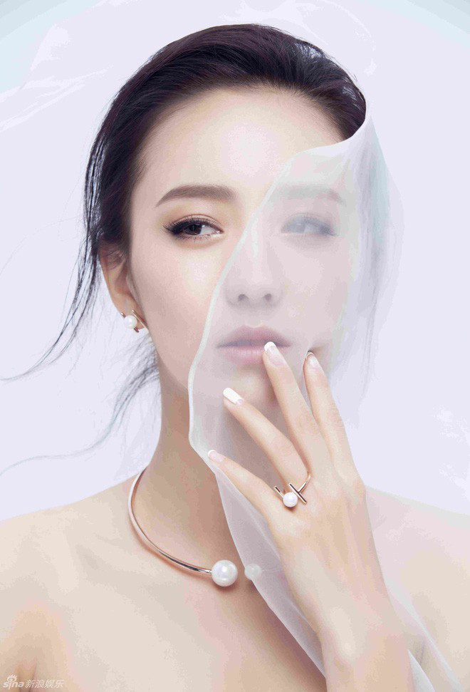 Bất ngờ ảnh thời đi học của Triệu Vy, Huỳnh Hiểu Minh, Phạm Băng Băng... ảnh 19 Bất ngờ với ảnh thời đi học của sao Hoa ngữ: Hồ Ca, Huỳnh Hiểu Minh khác hoàn toàn hiện tại, Chung Hán Lương, Phạm Băng Băng vẫn đẹp xuất sắc từ bé-20