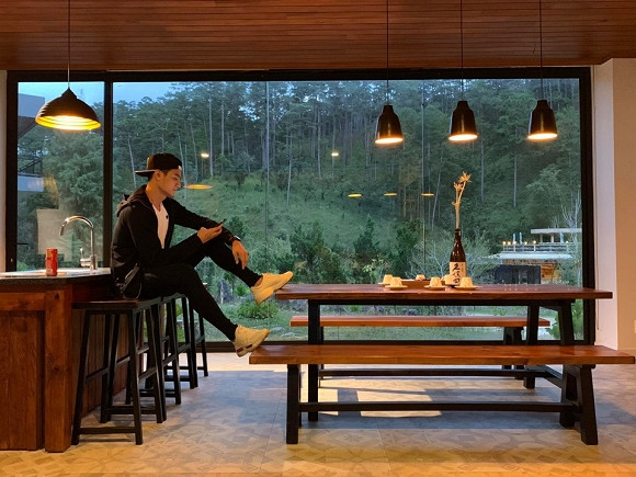 6787276428526380747503034558983685918949376n-ngoisao.vn-w960-h720 0 siêu mẫu Vĩnh Thụy,Ca sĩ hoàng thùy linh,nữ ca sĩ hoàng thùy linh, sao Việt