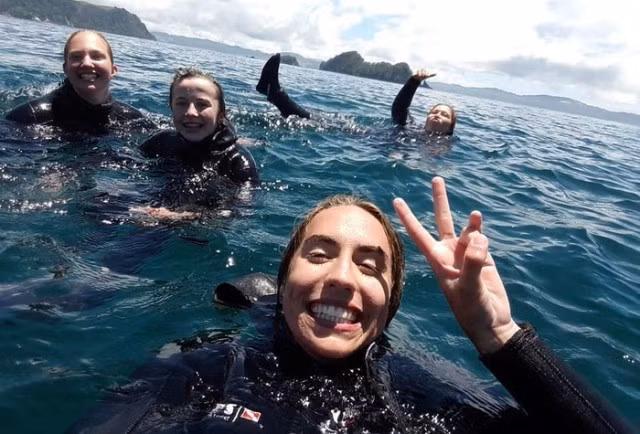 Tại trường Trung học Whakatane, nghiên cứu về cá mập và đánh cá bền vững đã trở thành một phần trong chương trình học của học sinh.