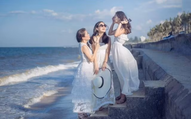 Hai cô con gái bé nhỏ của Mỹ Lệ ngày nào giờ đã trở thành hai thiếu nữ lớn phổng phao.