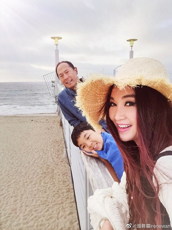 Chồng soái ca ít ai biết của nàng Phan Kim Liên lẳng lơ nhất màn ảnh ảnh 5 dau ngo phan kim lien lang lo nhat man anh da u60, co ong chong soai ca nhu the nay - 7