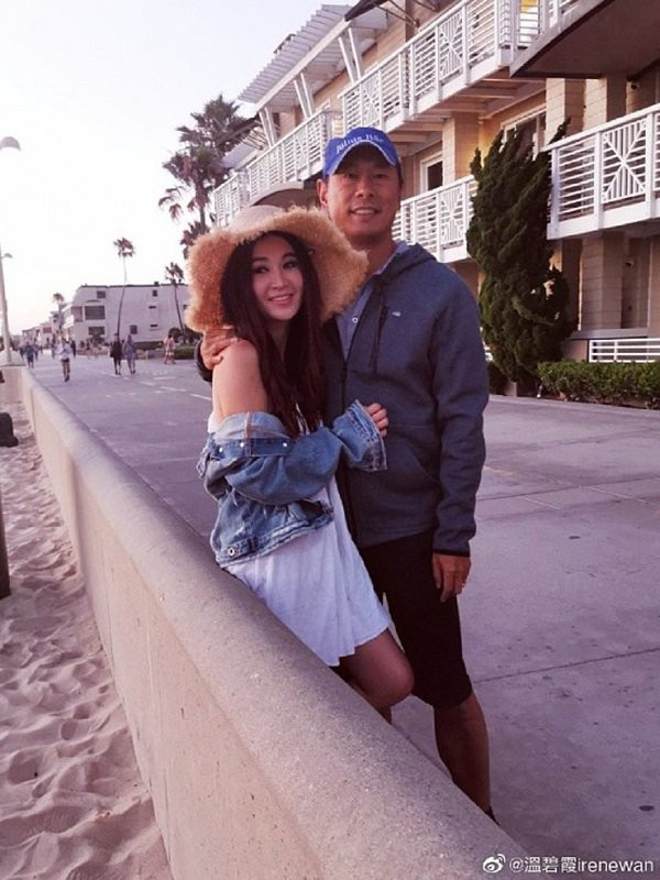 Chồng soái ca ít ai biết của nàng Phan Kim Liên lẳng lơ nhất màn ảnh ảnh 4 dau ngo phan kim lien lang lo nhat man anh da u60, co ong chong soai ca nhu the nay - 6