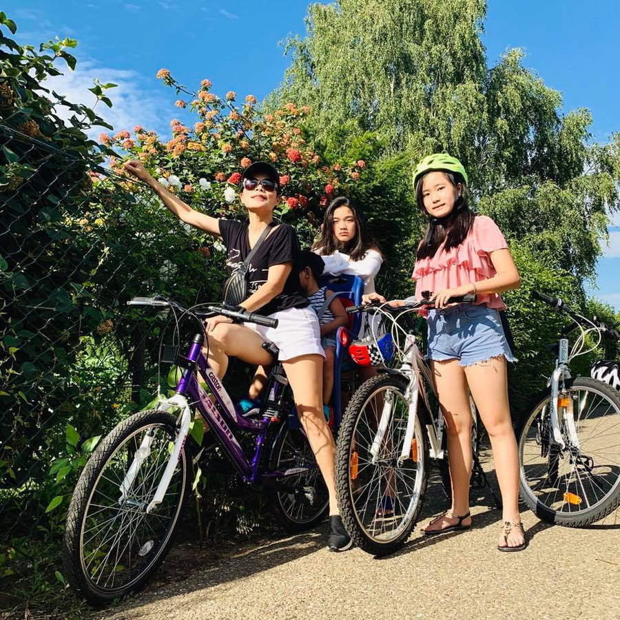 Chiêm ngưỡng khu vườn rộng 1.400m2 ngợp sắc hoa của ca sĩ Mỹ Lệ tại Đức ảnh 7 Khu vườn rộng 1.400m2 tại biệt thự Đức của ca sĩ Mỹ Lệ-9