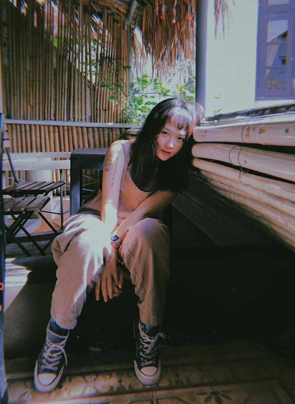 Chân dung gái xinh chen giữa "cặp đôi chim ri" Bảo - Dương trong Về nhà đi con ảnh 13 Xuất hiện gái xinh chen giữa cặp đôi chim ri Bảo Dương, lại còn chụp ảnh thân thiết với bố Quốc ảnh 13