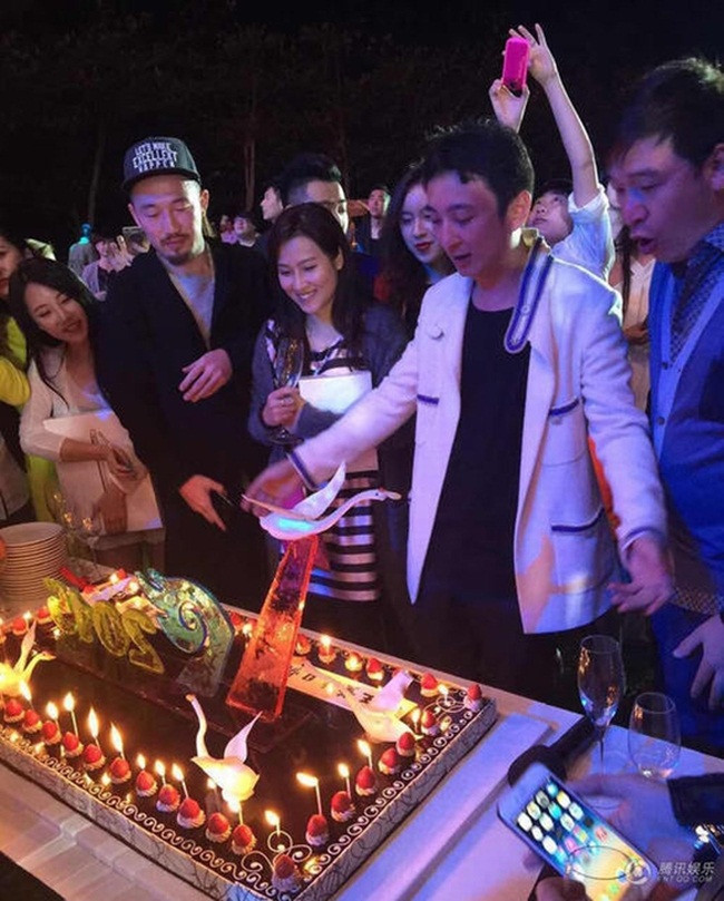Ăn chơi khét tiếng, quý tử giàu có này tiêu tiền theo cách "khác người" hình ảnh 13 an choi khet tieng, quy tu giau co nay tieu tien theo cach "khac nguoi" hinh anh 13