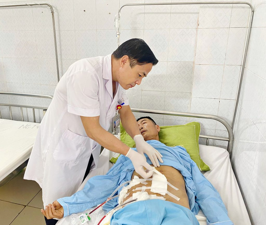 Sau mổ bệnh nhân hoàn toàn tỉnh táo, huyết động ổn định. Sau mổ bệnh nhân hoàn toàn tỉnh táo, huyết động ổn định.