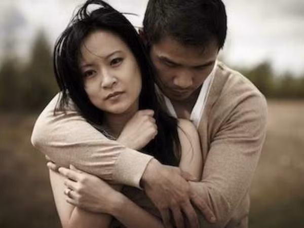 Chẳng cần đánh ghen ầm ĩ, cách ứng xử của giám đốc trẻ khi phát hiện vợ trăng hoa khiến thiên hạ ngả mũi bái phục