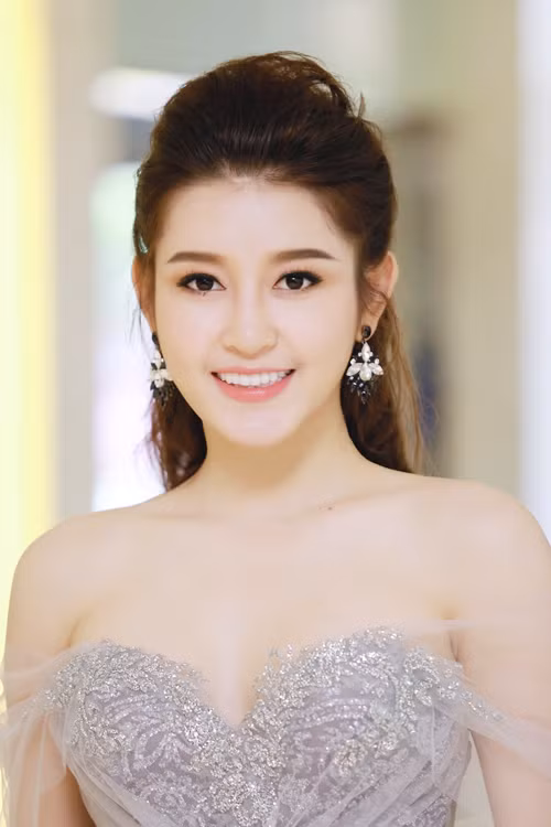 Các nàng hậu Việt sau khi từ bỏ răng khểnh, nhan sắc sẽ đi về đâu?