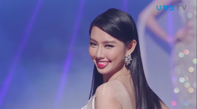 Dai dien Venezuela dang quang ‘Hoa hau Quoc te 2018’ dung ngay sinh nhat