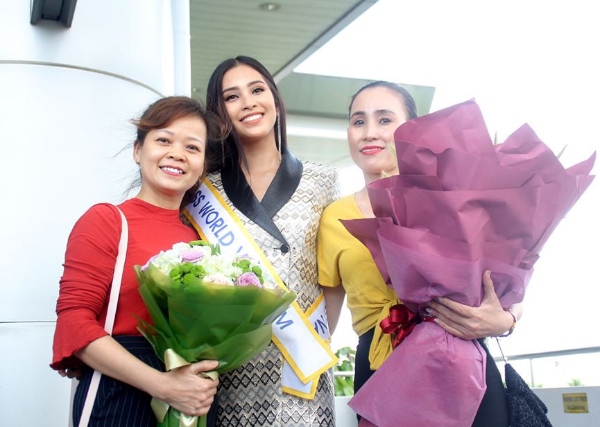 Trần Tiểu Vy rạng rỡ lên đường chinh chiến Miss World 2018 ảnh 4 Hoa hậu Trần Tiểu Vy lên đường dự thi Miss World - ảnh 4