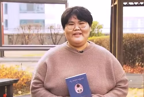 hot girl mạng bị dọa giét sau khi tay trang dẻ lọ mạt mọc hinh anh 4