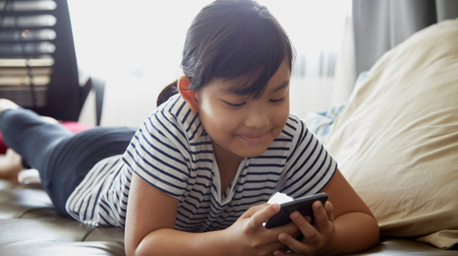 Hãy giúp con cân bằng thời gian sử dụng thiết bị bằng sự kiểm soát của phụ huynh. (Ảnh: ITN). Hãy giúp con cân bằng thời gian sử dụng thiết bị bằng sự kiểm soát của phụ huynh. (Ảnh: ITN).