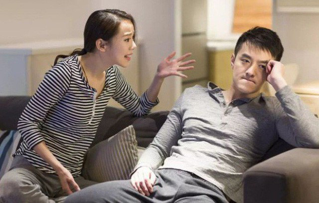 Chia tay chồng “vung tay quá trán” lại vướng anh “keo kiệt“ ảnh 1 Chồng tôi hứng lên là mua đồ đắt tiền, không cần biết nhà đang nợ ngập đầu. Ảnh minh họa