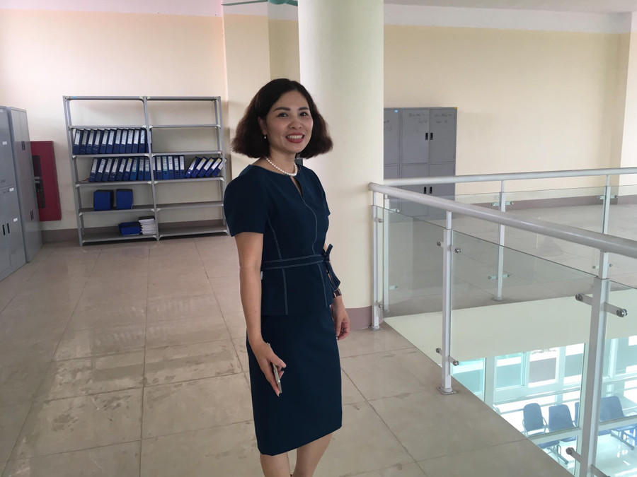 TS Vũ Thị Quý trong căn phòng dự định làm phòng sinh hoạt chung có sự cân nhắc về giới cho giảng viên, cán bộ và sinh viên Trường ĐH Nông Lâm TS Vũ Thị Quý trong căn phòng dự định làm phòng sinh hoạt chung có sự cân nhắc về giới cho giảng viên, cán bộ và sinh viên Trường ĐH Nông Lâm