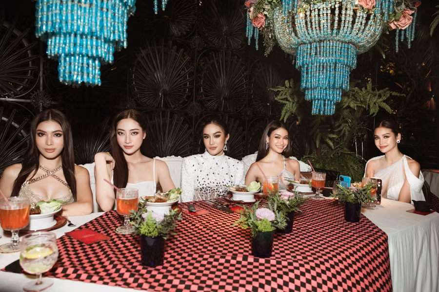 Dàn hậu "đọ sắc" nóng bỏng trong tiệc chia tay đoàn Miss Grand Thái Lan ảnh 8
