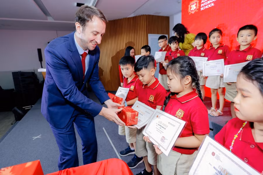 Học sinh VAS đoạt hơn 300 giải thưởng về học thuật, năng khiếu cấp thành phố đến quốc tế