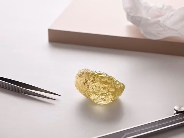 Viên kim cương lớn tới 552 carat. (Nguồn: DOMINION DIAMOND MINES).