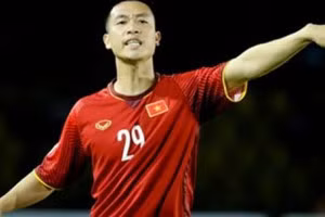 Video: Huy Hùng "xé lưới" Malaysia, mở tỷ số cho tuyển Việt Nam