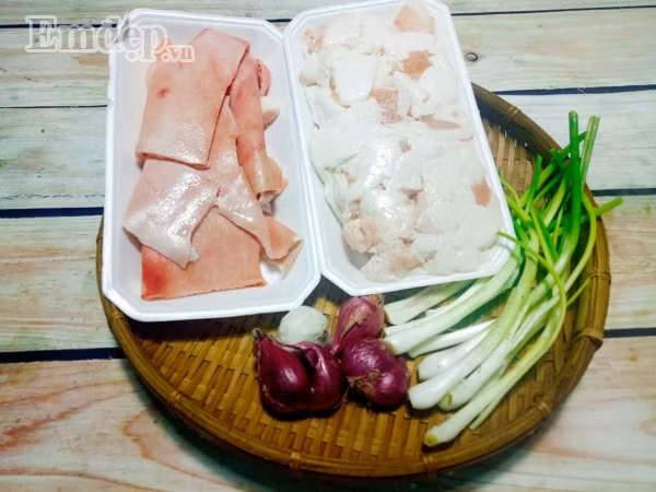 Da heo kho tóp mỡ giản dị mà trôi cơm đến không ngờ