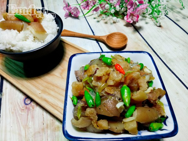 Mẹo kho da heo tóp mỡ chuẩn vị ngày xưa ngon ngất ngây, đưa cơm ngày lạnh ảnh 10 Da heo kho tóp mỡ giản dị mà trôi cơm đến không ngờ