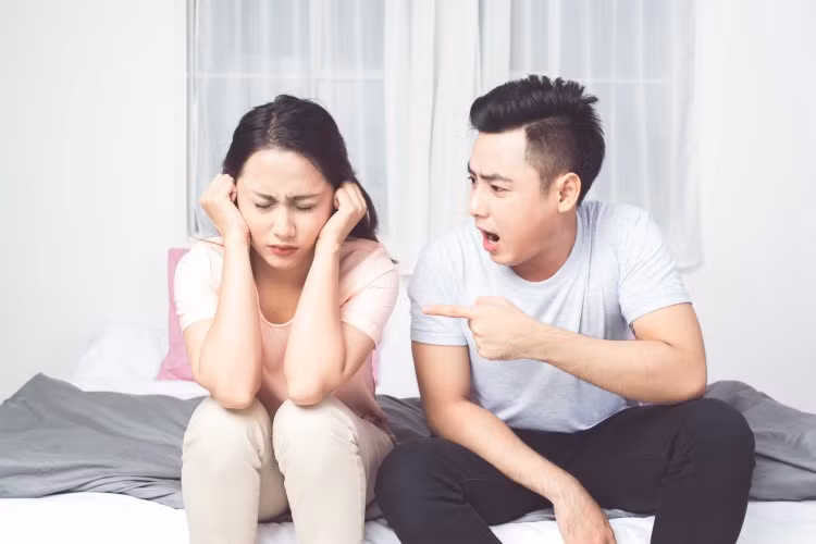Nữ sinh NEU đăng đàn chê tình mới là "đồ đểu" nhận kết bất ngờ từ dân mạng ảnh 1 Từng sống thử với người yêu cũ, cô nàng bị từ chối thẳng thừng khi tới với người mới
