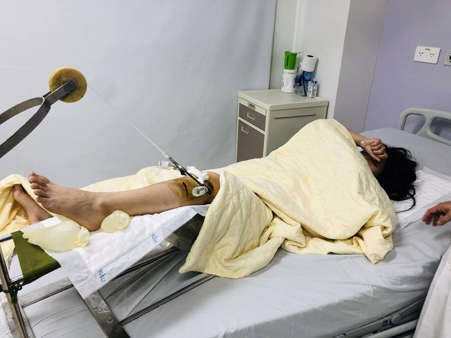 Nữ sinh T., nằm điều trị tại bệnh viện