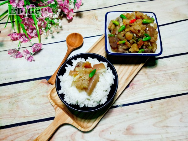 Mẹo kho da heo tóp mỡ chuẩn vị ngày xưa ngon ngất ngây, đưa cơm ngày lạnh ảnh 11 Da heo kho tóp mỡ giản dị mà trôi cơm đến không ngờ