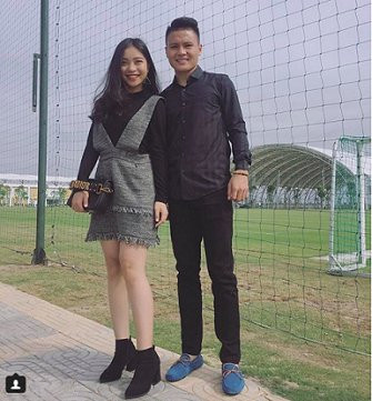 Quang Hải và thời trang đồ đôi giản dị cùng bạn gái hot girl Quang Hải và thời trang đồ đôi giản dị cùng bạn gái hot girl