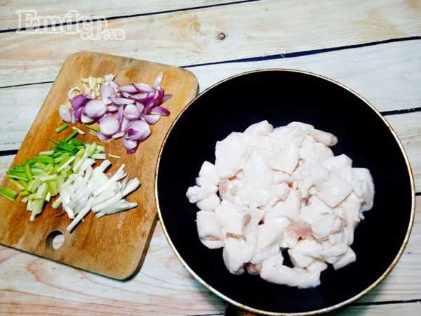 Da heo kho tóp mỡ giản dị mà trôi cơm đến không ngờ