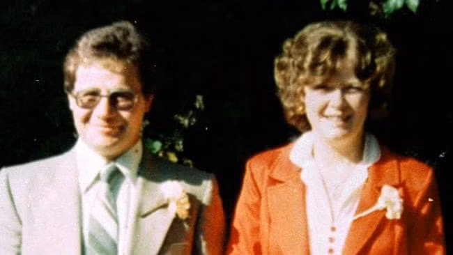 hon 20 nam ca nha song canh hai cot, con re "khui" ra su that kinh hoang hinh anh 1