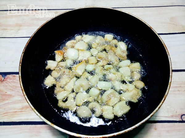 Mẹo kho da heo tóp mỡ chuẩn vị ngày xưa ngon ngất ngây, đưa cơm ngày lạnh ảnh 4 Da heo kho tóp mỡ giản dị mà trôi cơm đến không ngờ