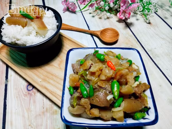 Mẹo kho da heo tóp mỡ chuẩn vị ngày xưa ngon ngất ngây, đưa cơm ngày lạnh ảnh 12 Da heo kho tóp mỡ giản dị mà trôi cơm đến không ngờ