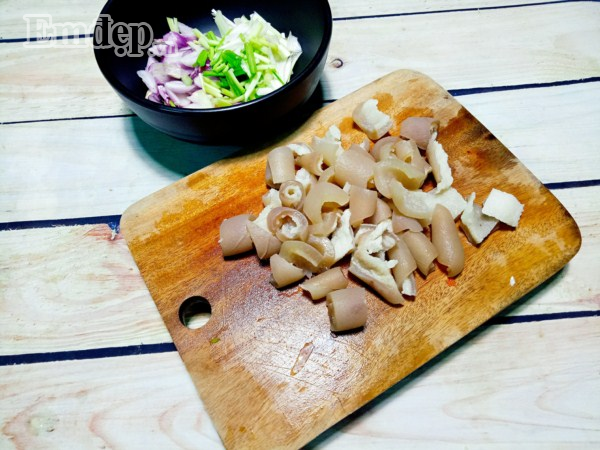 Mẹo kho da heo tóp mỡ chuẩn vị ngày xưa ngon ngất ngây, đưa cơm ngày lạnh ảnh 5 Da heo kho tóp mỡ giản dị mà trôi cơm đến không ngờ