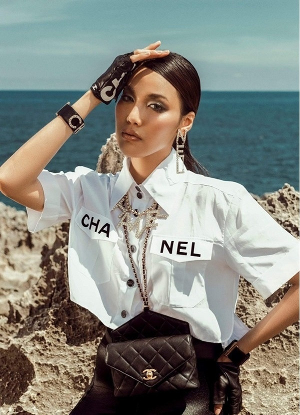 Những phụ kiện sang chảnh khiến hàng loạt sao Việt mê mẩn ảnh 11 Loạt sao việt đang mê mẩn những phụ kiện trang sức của chanel ( gồm khuyên tai, thắt lưng)