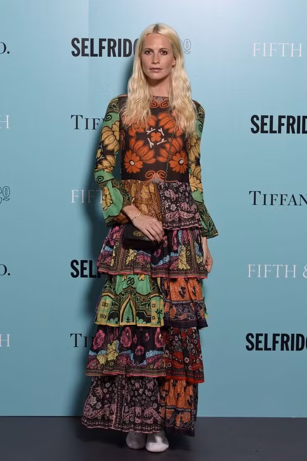 10 phong cách thời trang những năm 70 đang ‘hung hãn’ tấn công Kpop năm 2019 ảnh 1