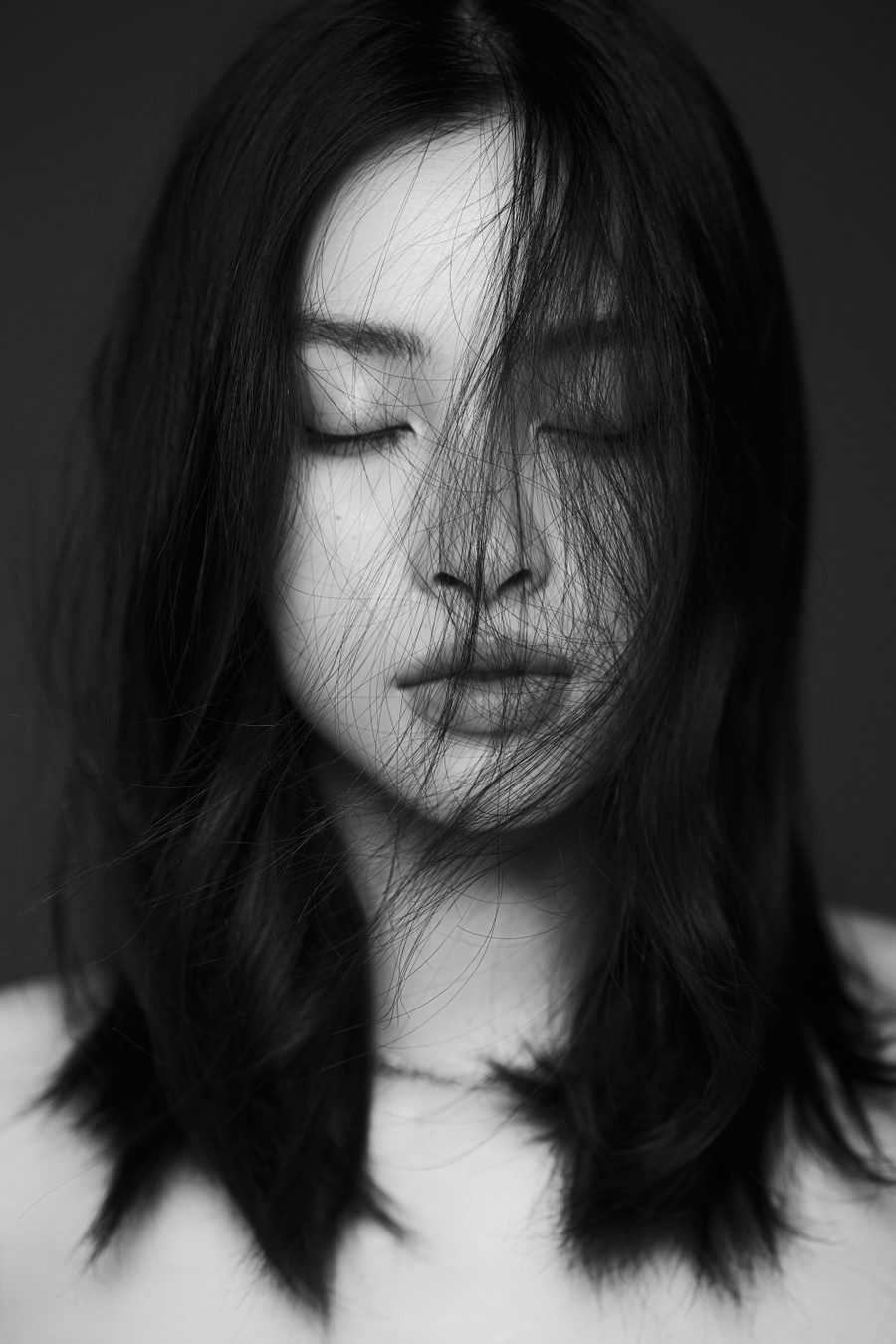 Sau hai vai diễn này, Tiểu Vy càng được nhiều khán giả mong chờ sẽ xuất hiện ở nhiều vai diễn khác nhau, đa dạng thể loại hơn để nàng hậu có thể bộc lộ được hết khả năng của mình.